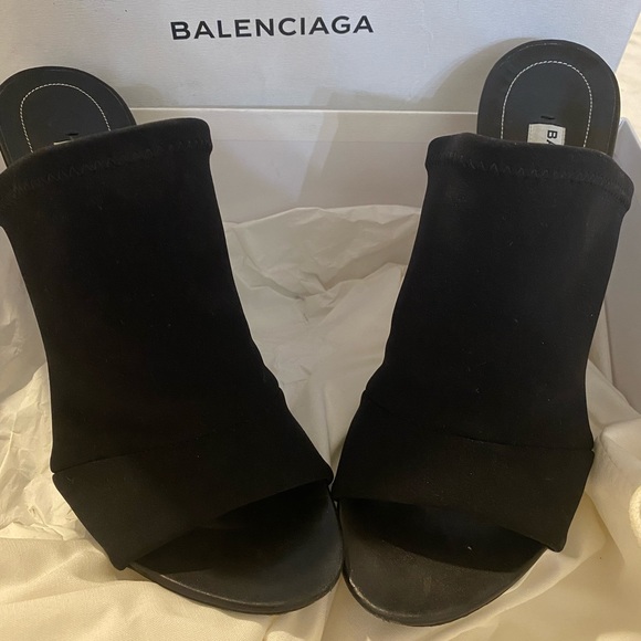 Balenciaga’s Women's Black Neoprene Glove Mules - Picture 5 of 9